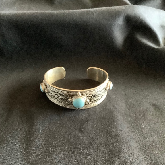 Filigree silver and turquoise cuff bracelet - Picture 1 of 5